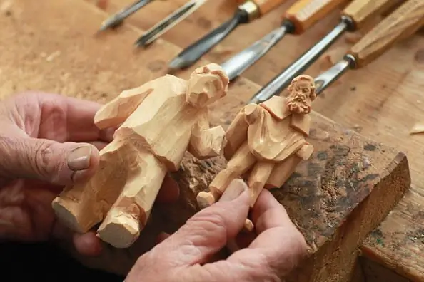 escultura em madeira