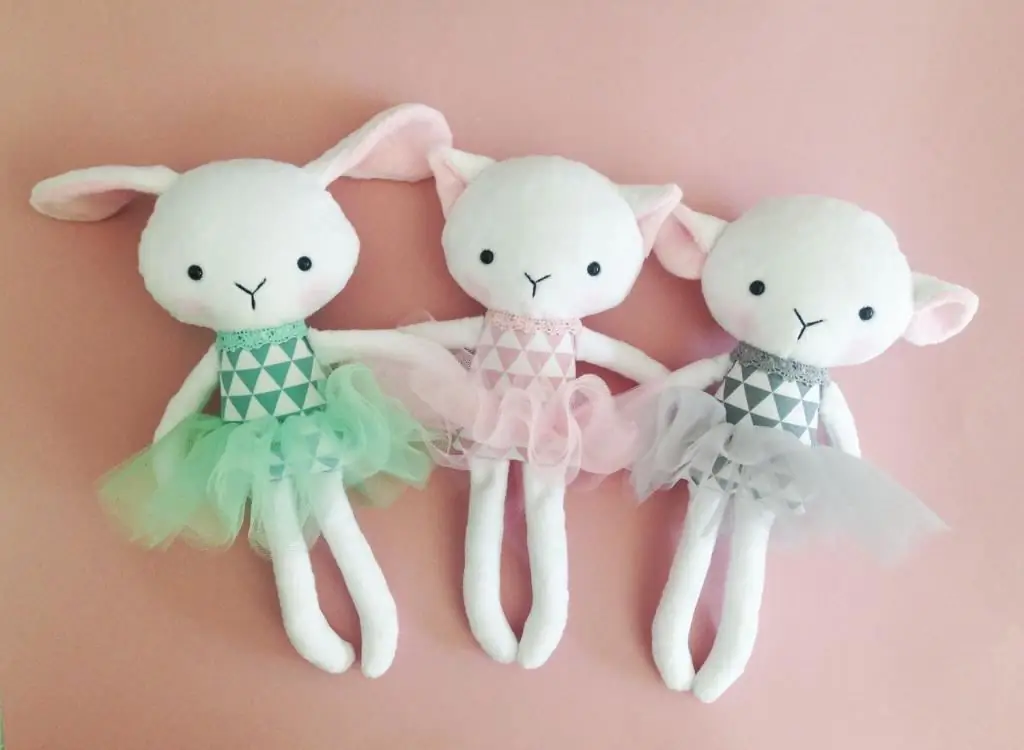 Hermosos juguetes de peluche hechos a mano