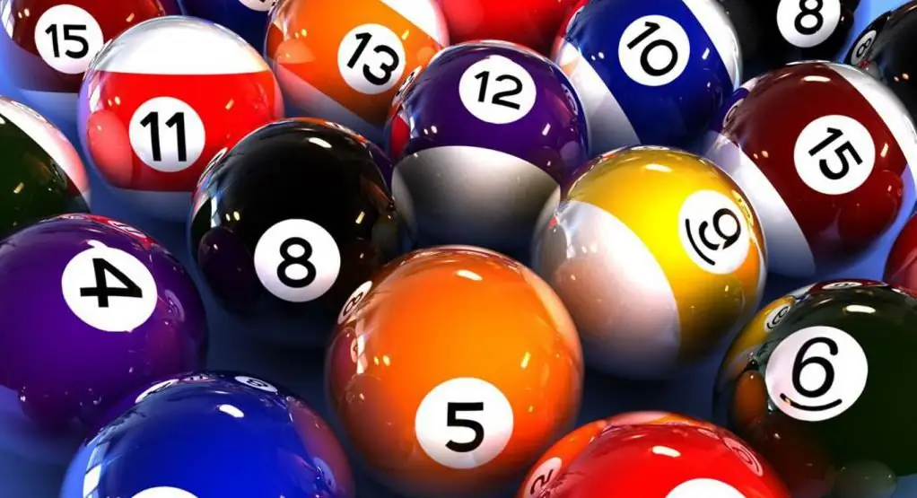 De quoi sont faites les boules de billard ? Quelle est la différence entre un set de billard moderne et les premiers ?