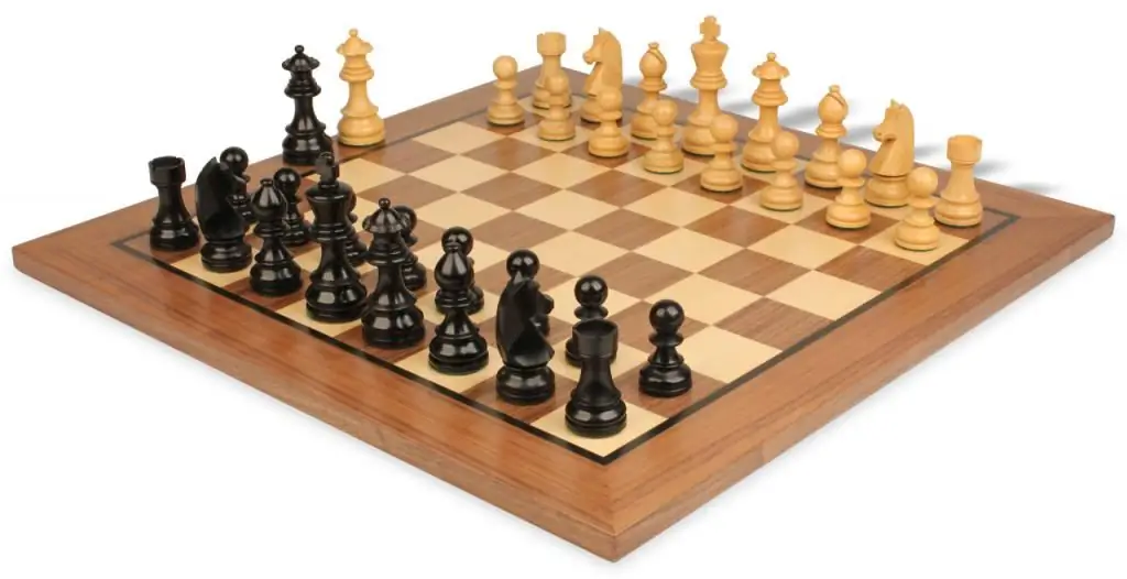 Learn to play chess from scratch on your own