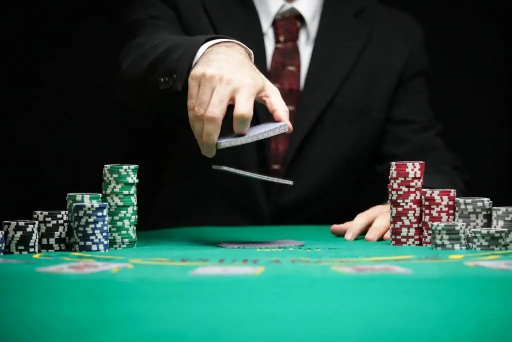 Lære hvordan du vinner i poker. Hvordan spille poker på riktig måte: tips og triks for et vellykket spill