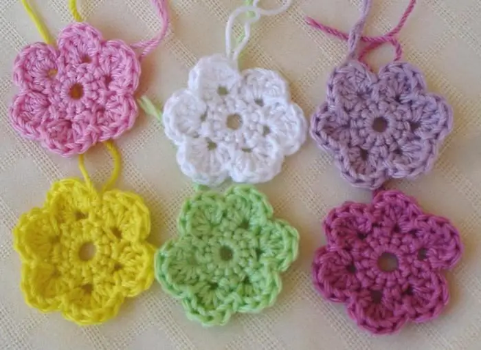 crochet small flowers