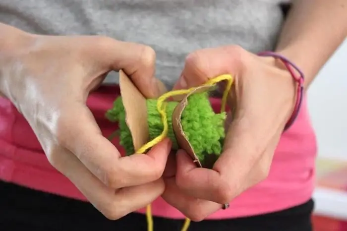 How to make a pom pom on a hat: two ways to make