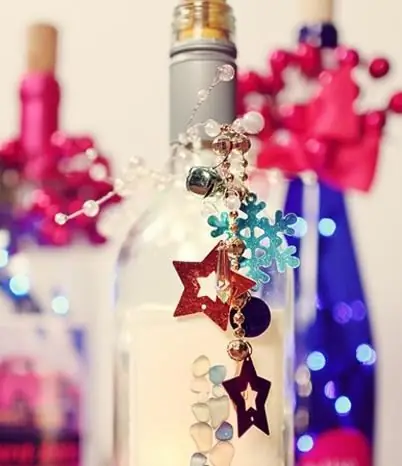 Decoración de botellas con diferentes materiales