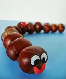 Caterpillar lavet af plasticine, hvordan klæber den