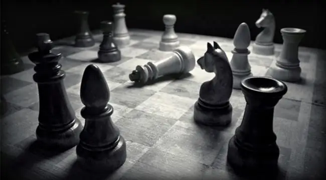 Chess: kasaysayan, terminolohiya. Ang buhay ay isang laro: ang zugzwang ay isang karagdagang pagganyak, hindi isang wakas