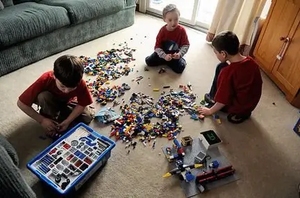 Πώς να φτιάξετε μια βάση από "Lego" - η βάση για περαιτέρω κτίρια