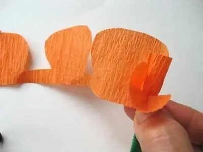 Como fazer uma flor de papel de forma rápida e fácil