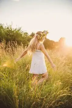 Die beste houdings vir 'n fotosessie in die natuur. Fotosessie in die natuur: idees en oorspronklike beelde